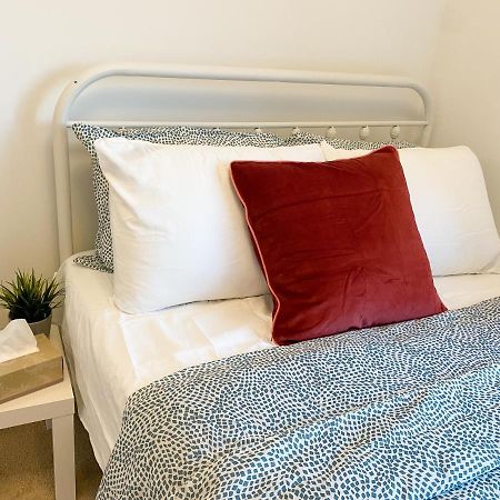 Elegant Rooms In Shared Townhouse Next To Beach Whitby Exterior foto
