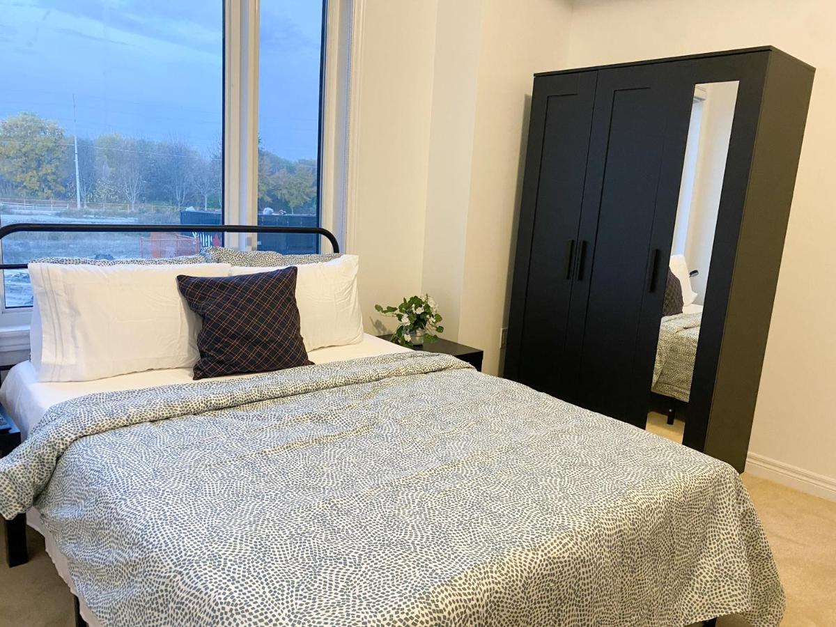 Elegant Rooms In Shared Townhouse Next To Beach Whitby Exterior foto